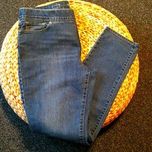 NWOT Levi's Pull On Jeans